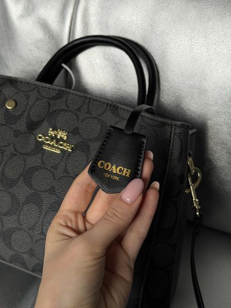 Сумка жіноча Coach Через плече чорний 202524 фото