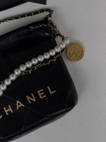 Сумка жіноча Chanel 22 Mini Handbag з перлинами чорний (з пакуванням) 204172 фото