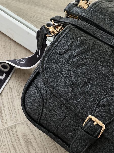 Сумка жіноча Louis Vuitton стегана на два ремешка чорний 203872 фото