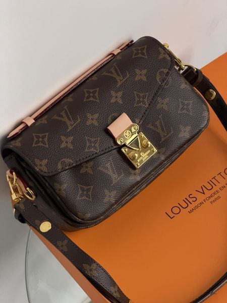 Подарунковий набір Louis Vuitton (сумка гаманець ключниця хустинка) 205151 фото