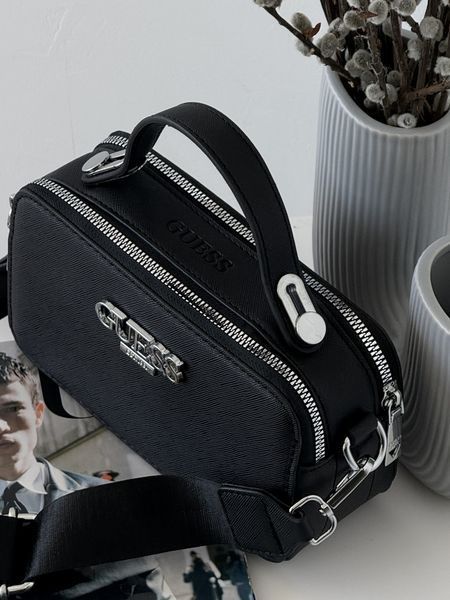 Сумочка Guess крос-боді напис чорний 204534 фото