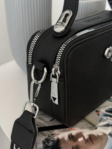 Сумочка Guess крос-боді напис чорний 204534 фото