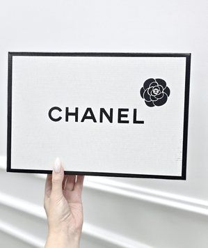 Фірмова коробка Chanel, пачка на подарунок. Подарункова брендова упаковка Шанель 3321765 фото